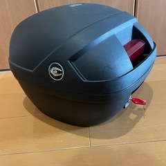 リアキャリア•リアボックス•ウインドシールドの画像