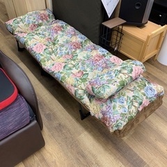 リクライニング三つ折りベットの画像