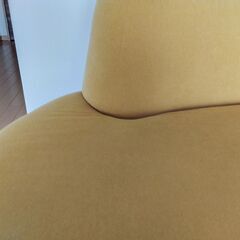 ベルメゾンで購入した3人掛けソファー　イエローの画像