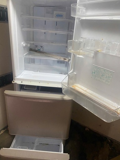 NO B423?福岡市内配送設置無料✨?シャープ SHARP 冷蔵庫 （350L・どっちもドア） シルバー系 SJ-WA35X-S