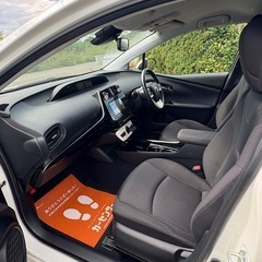 トヨタ プリウス ZVW50 距離9万です 車検9年06月までコミコミ値段の画像