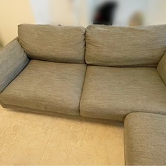 8万円で購入した3人掛けソファ(スツール付き)の画像