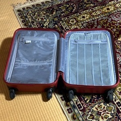 小型スーツケースの画像