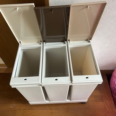 ゴミ箱　美品
の画像