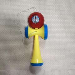ドラえもん　けん玉　球はゴム製の画像