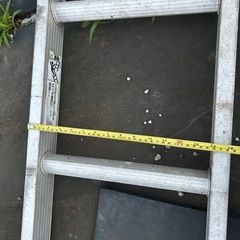 アルインコンBXV70住宅
用2連はしご。 全長7m02cm。 縮長4m00cm。 製品の重さ：15.5kg。千葉県柏市からの画像