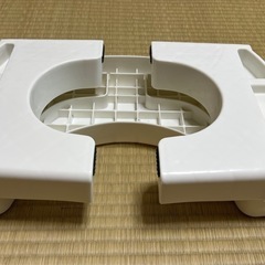 折りたたみ式　踏み台　トイトレ　Squatty Potty
の画像