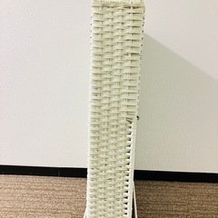 白い整理かごの画像