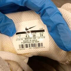 0811-305 レディーススニーカー　NIKE　24センチの画像
