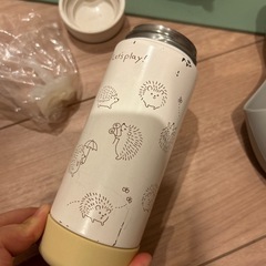 食事エプロン・ランチョンマット，水筒の画像