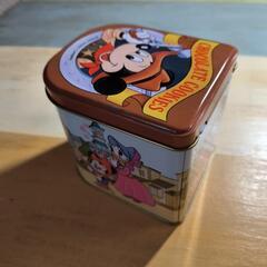 ディズニーランド　クッキー缶　の画像
