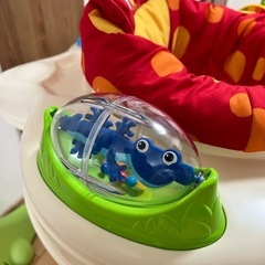 フィッシャープライス Fisher- Price Jumperoo レインフォレスト・ジャンパルー 適応体重:12kg以下 ジャンプをすると音楽が流れてライトアップの画像