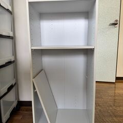 収納ラックの画像