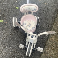 子供三輪車の画像