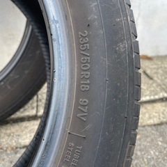 アルファード30用タイヤ2本　235/50/18の画像