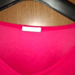 ピンクTシャツの画像