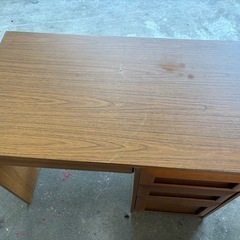 木製オフィステーブルの画像