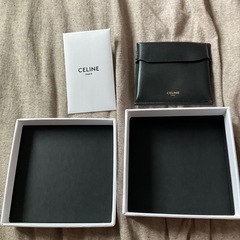 Celineイヤリングいれの画像