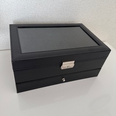 腕時計、ネックレス、リング、ピアスなどの収納ボックスの画像