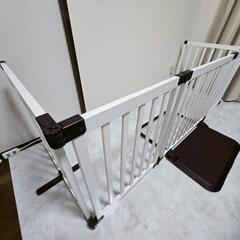 ベビーゲート　ペットゲート　日本育児　おくだけとおせんぼ　白の画像