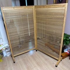 キャスター付きパーテーション！通気調整できますの画像
