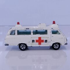 トミカ NO56.57 HIACE COMMUTER ハイエース コミューター 救急車 1975 トヨタ TOYOTA 札幌 西区 西野の画像