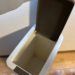 ゴミ箱３０ℓキャスター付の画像