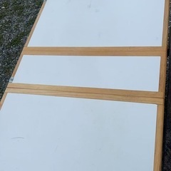 折りたたみテーブルの画像