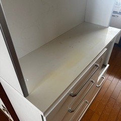 食器棚の画像