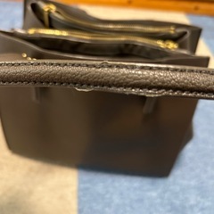 CHARLES&KEITH  クラシックダブルハンドルトートバッグDarkMossの画像
