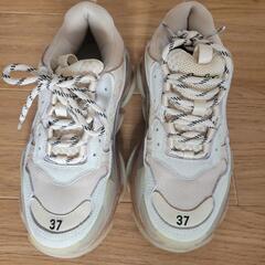 BALENCIAGAスニーカーの画像