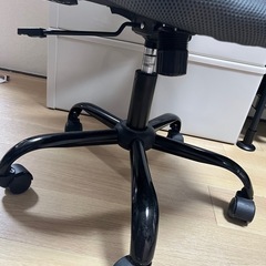 (定価1万以上!) デスクチェアの画像