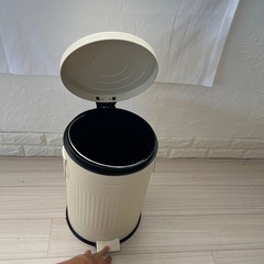 オシャレゴミ箱（新品未使用、高さ46cm幅30cm）yy0811の画像
