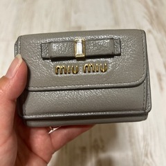 MIUMIU ミュウミュウ 三つ折財布の画像