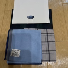 新品未開封タオル＋伊勢丹新品未開封ハンカチ＋新品ハンカチ500円×2枚の画像