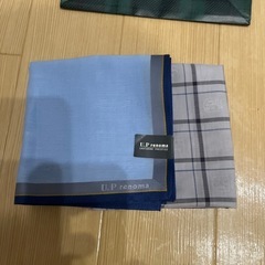 新品未開封タオル＋伊勢丹新品未開封ハンカチ＋新品ハンカチ500円×2枚の画像