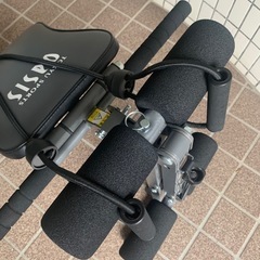 【中古】東急スポーツオアシス トレーニングベンチ シェイプアップ ベンチ 筋力トレーニング 折り畳み ハンドル ゴムバンド付 角度調節 マルチベンチ SU-100の画像