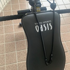 【中古】東急スポーツオアシス トレーニングベンチ シェイプアップ ベンチ 筋力トレーニング 折り畳み ハンドル ゴムバンド付 角度調節 マルチベンチ SU-100の画像