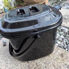 蓋付きプラバケツの画像