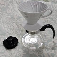 🔥引っ越しセール【☘️中古美品】HARIOハリオ耐熱ガラスポット1000mlとHARIO陶器コーヒードリッパーの画像