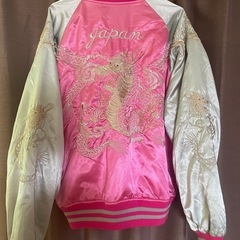 龍のスカジャンの画像