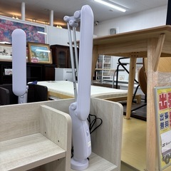 オシャレ 学習机 アイボリー系の画像