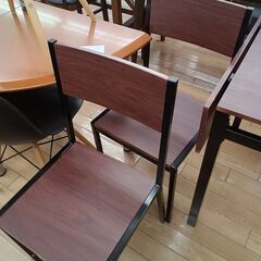 ★ジモティ割あり★  伸縮ダイニングセット　イス2脚付き 赤茶色 H75×D70×W80～120 クリーニング済み TK6149の画像