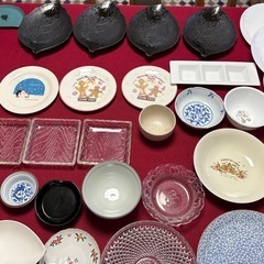 全部差し上げます！食器、ディズニーから缶、漆器、ノリタケ皿
の画像