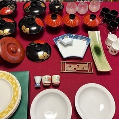 全部差し上げます！食器、ディズニーから缶、漆器、ノリタケ皿
の画像