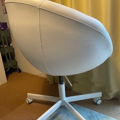IKEA SKRUVSTA  デスクチェア リビングチェアの画像