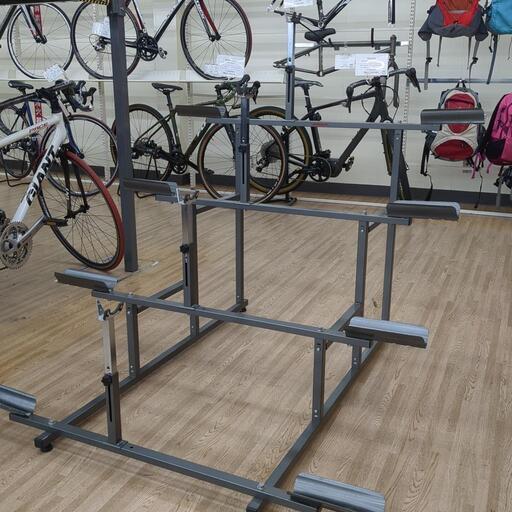 【中古品】自転車3台用ひな壇式ディスプレイスタンド 中古品】自転車3台用ひな壇式ディスプレイスタンド アクセサリー