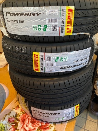 ピレリー　185-65-15 タイヤ4本セット