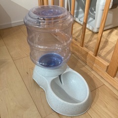 ペット用水飲み器の画像