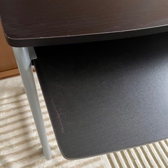 取引中　パソコンデスクの画像